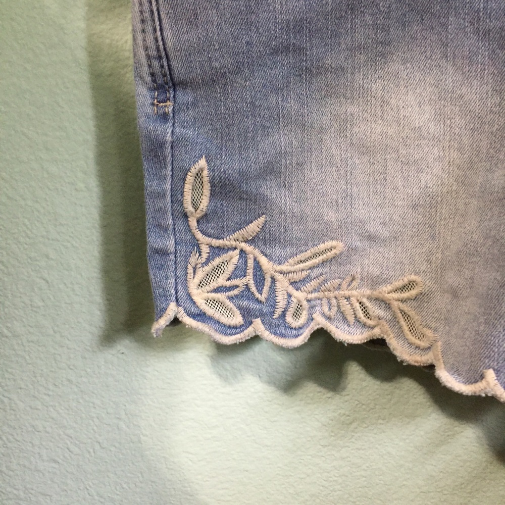 Adorable overalls! - Picture 2 of 3